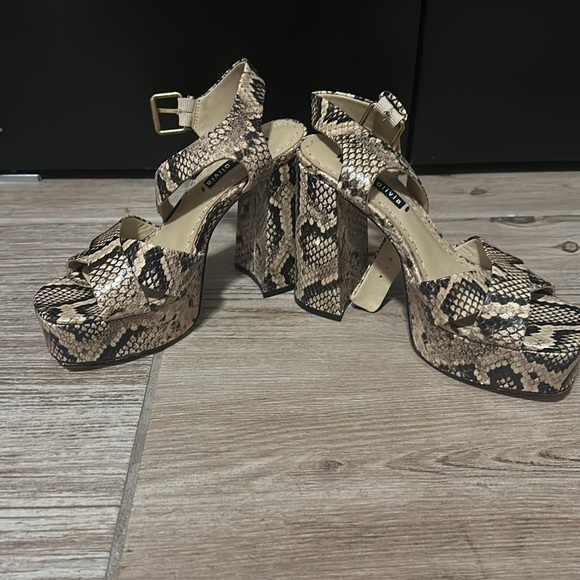 Alice and Olivia platform shoes used only once - Picture 2 of 4